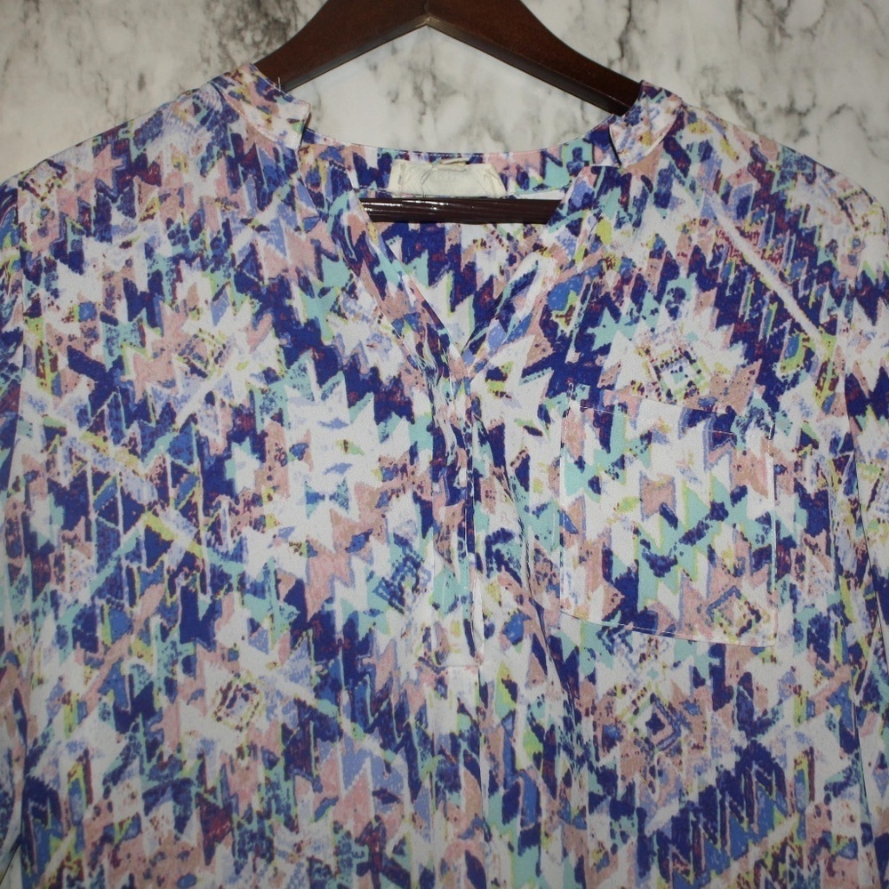Pink Rose Abstract Aztec Print Top Size Small - Picture 2 of 2